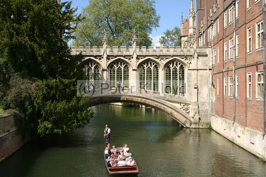 Punt with sightseers Bridge of Sighs, St John's College Cambridge